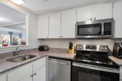 Lake House Forest Beach Townhome 2BR1.5 Bath Pet Friendly and 1 Block from the Beach, , on Atlantic Ocean - Hilton Head Island in South Carolina - Lakehouse Vacation Rental - Lake Home for rent on LakeHouseVacations.com