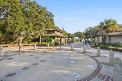 Lake House Forest Beach Townhome 2BR1.5 Bath Pet Friendly and 1 Block from the Beach, , on Atlantic Ocean - Hilton Head Island in South Carolina - Lakehouse Vacation Rental - Lake Home for rent on LakeHouseVacations.com