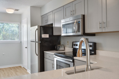 Lake House Courtside 104 - Gorgeous Poolside Townhouse - Short Walk to the Beach, , on Atlantic Ocean - Hilton Head Island in South Carolina - Lakehouse Vacation Rental - Lake Home for rent on LakeHouseVacations.com