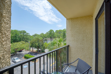 Lake House Nicely Decorated 2BR2Bath Unit - 1 Block from the Beach, , on Atlantic Ocean - Hilton Head Island in South Carolina - Lakehouse Vacation Rental - Lake Home for rent on LakeHouseVacations.com