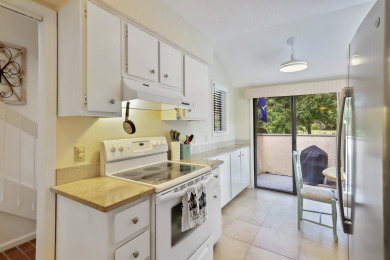 Lake House Townhouse Tennis 17 - 3 Bedroom Townhouse. End Unit with On-site Tennis, , on Atlantic Ocean - Hilton Head Island in South Carolina - Lakehouse Vacation Rental - Lake Home for rent on LakeHouseVacations.com