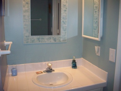 Lake House Surf Court 66 - Charming Townhouse - 1 block to the Beach, , on Atlantic Ocean - Hilton Head Island in South Carolina - Lakehouse Vacation Rental - Lake Home for rent on LakeHouseVacations.com