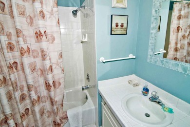 Lake House Surf Court 66 - Charming Townhouse - 1 block to the Beach, , on Atlantic Ocean - Hilton Head Island in South Carolina - Lakehouse Vacation Rental - Lake Home for rent on LakeHouseVacations.com