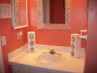 Lake House Surf Court 66 - Charming Townhouse - 1 block to the Beach, , on Atlantic Ocean - Hilton Head Island in South Carolina - Lakehouse Vacation Rental - Lake Home for rent on LakeHouseVacations.com