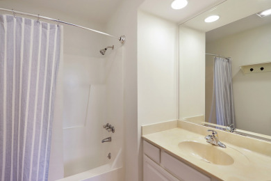 Lake House Surf Court 53 - Perfect Couples Retreat - 2 Bed 2 12 Bath, , on Atlantic Ocean - Hilton Head Island in South Carolina - Lakehouse Vacation Rental - Lake Home for rent on LakeHouseVacations.com