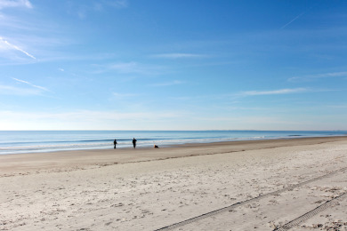 Lake House Breakers 114 - Remodeled Oceanfront 1 bedroom condo, , on Atlantic Ocean - Hilton Head Island in South Carolina - Lakehouse Vacation Rental - Lake Home for rent on LakeHouseVacations.com