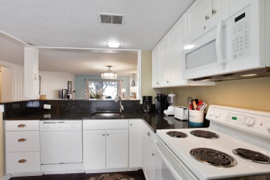 Lake House Surf Court 16 - 
