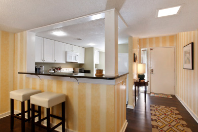 Lake House Surf Court 16 - 