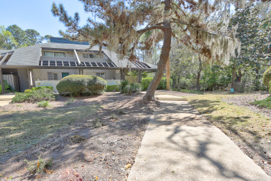 Lake House 1106 Tennismaster 3 Bedroom Townhouse Walking Distance to Beach! Pool on Site, , on Atlantic Ocean - Hilton Head Island in South Carolina - Lakehouse Vacation Rental - Lake Home for rent on LakeHouseVacations.com