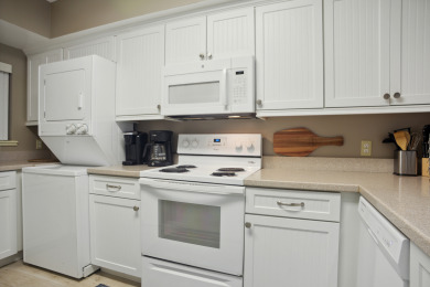 Lake House Shorewood 137 - Beautiful Oceanside 2BR2BA With Peek a Boo Ocean View, , on Atlantic Ocean - Hilton Head Island in South Carolina - Lakehouse Vacation Rental - Lake Home for rent on LakeHouseVacations.com
