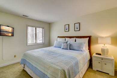 Lake House 1421 South Beach Villa is a beachy 4 bedroom, 3 bath townhome, , on Atlantic Ocean - Hilton Head Island in South Carolina - Lakehouse Vacation Rental - Lake Home for rent on LakeHouseVacations.com