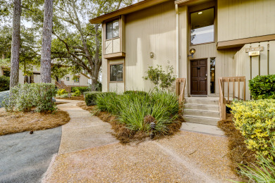 Lake House 1421 South Beach Villa is a beachy 4 bedroom, 3 bath townhome, , on Atlantic Ocean - Hilton Head Island in South Carolina - Lakehouse Vacation Rental - Lake Home for rent on LakeHouseVacations.com