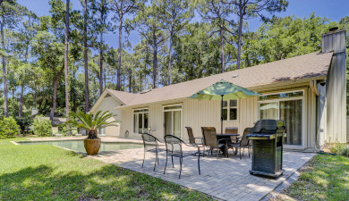 Lake House 71 Gloucester-30 ft x 19 ft Pool & Golf Views. Ride your bike to the Beach, , on Atlantic Ocean - Hilton Head Island in South Carolina - Lakehouse Vacation Rental - Lake Home for rent on LakeHouseVacations.com