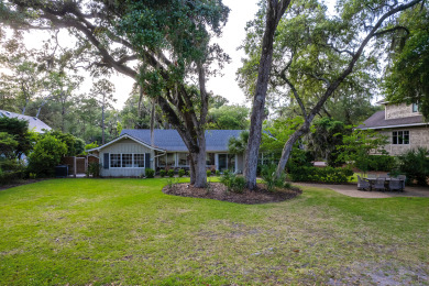 Lake House 163 N. Sea Pines Dr- .8 miles to the beach, 4 minutes by bike or 15 min walk., , on Atlantic Ocean - Hilton Head Island in South Carolina - Lakehouse Vacation Rental - Lake Home for rent on LakeHouseVacations.com