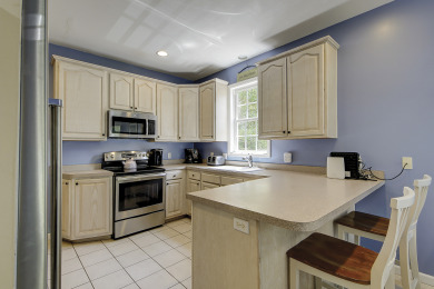 Lake House 35 Bradley Beach-Bring Fido! 5 minute walk to Beach, 2 Min Drive to Dog Park., , on Atlantic Ocean - Hilton Head Island in South Carolina - Lakehouse Vacation Rental - Lake Home for rent on LakeHouseVacations.com