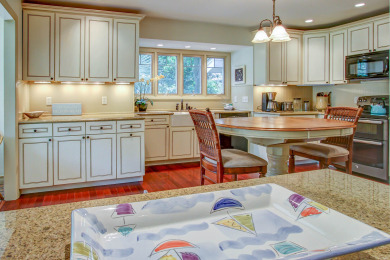 Lake House 77 Plantation Dr - Walk to Harbour Town or Bike ride to Beach., , on Atlantic Ocean - Hilton Head Island in South Carolina - Lakehouse Vacation Rental - Lake Home for rent on LakeHouseVacations.com