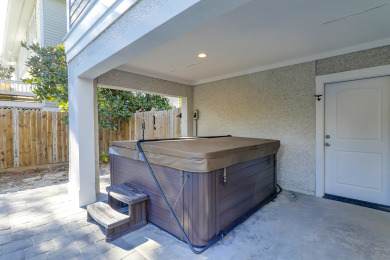 Lake House 40 N. Forest Beach-New Owners & Vrbo listing - 176 Yard walk to the beach., , on Atlantic Ocean - Hilton Head Island in South Carolina - Lakehouse Vacation Rental - Lake Home for rent on LakeHouseVacations.com