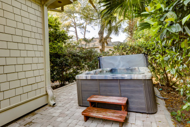 Lake House 15 Green Heron- Spectacular! Large Private pool & 150 yard walk to the beach., , on Atlantic Ocean - Hilton Head Island in South Carolina - Lakehouse Vacation Rental - Lake Home for rent on LakeHouseVacations.com