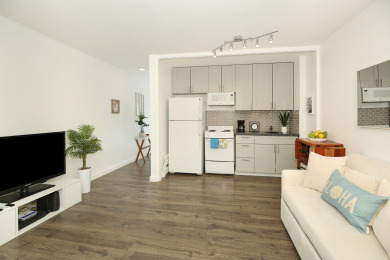Lake House Renovated Waikiki Studio! City View, Full Kitchen, Free Wi-Fi & Parking, Pool, , on Oahu - Honolulu in Hawaii - Lakehouse Vacation Rental - Lake Home for rent on LakeHouseVacations.com