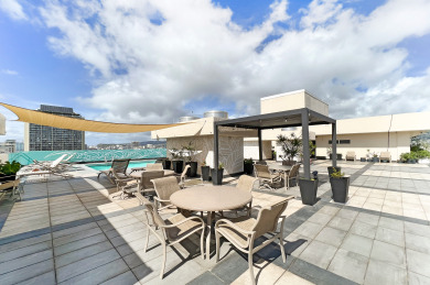 Lake House Renovated Waikiki Studio, Full Kitchen, Free Parking, 4 Blocks to Beach!, , on Oahu - Honolulu in Hawaii - Lakehouse Vacation Rental - Lake Home for rent on LakeHouseVacations.com