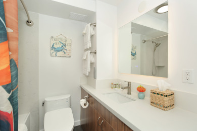Lake House Renovated Waikiki Studio, Full Kitchen, Free Parking, 4 Blocks to Beach!, , on Oahu - Honolulu in Hawaii - Lakehouse Vacation Rental - Lake Home for rent on LakeHouseVacations.com