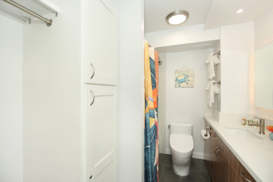 Lake House Renovated Waikiki Studio, Full Kitchen, Free Parking, 4 Blocks to Beach!, , on Oahu - Honolulu in Hawaii - Lakehouse Vacation Rental - Lake Home for rent on LakeHouseVacations.com