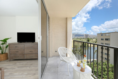 Lake House Renovated Waikiki Studio, Full Kitchen, Free Parking, 4 Blocks to Beach!, , on Oahu - Honolulu in Hawaii - Lakehouse Vacation Rental - Lake Home for rent on LakeHouseVacations.com