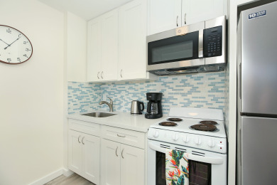 Lake House Renovated Waikiki Studio, Full Kitchen, Free Parking, 4 Blocks to Beach!, , on Oahu - Honolulu in Hawaii - Lakehouse Vacation Rental - Lake Home for rent on LakeHouseVacations.com
