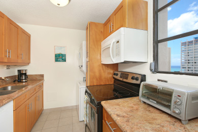 Lake House Waikiki Ocean View with AC, Full Kitchen, WasherDryer, FREE Parking & Wi-Fi!, , on Oahu - Honolulu in Hawaii - Lakehouse Vacation Rental - Lake Home for rent on LakeHouseVacations.com