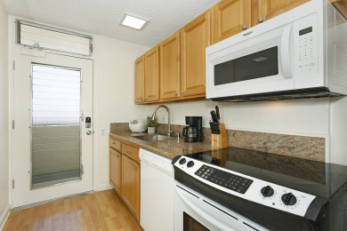 Lake House 20th Floor, Quiet End of Waikiki, Beachfront with Diamond Head View!, , on Oahu - Honolulu in Hawaii - Lakehouse Vacation Rental - Lake Home for rent on LakeHouseVacations.com