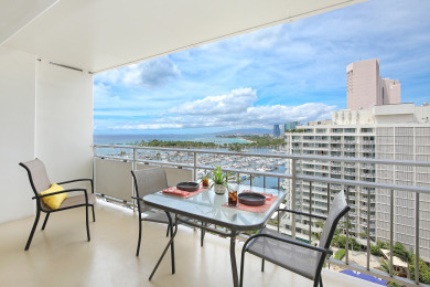 Lake House Beautiful Waikiki OceanSunset View! Pool, Kitchen, , on Oahu - Honolulu in Hawaii - Lakehouse Vacation Rental - Lake Home for rent on LakeHouseVacations.com