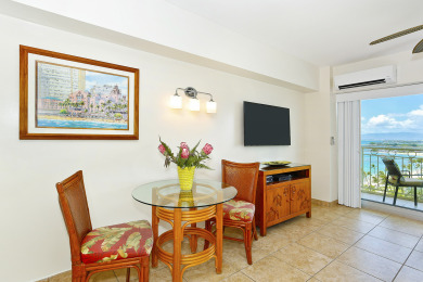 Lake House Ocean & Sunset Views, FREE Parking & Washlet!, , on Oahu - Honolulu in Hawaii - Lakehouse Vacation Rental - Lake Home for rent on LakeHouseVacations.com