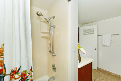 Lake House Ocean & Sunset Views, FREE Parking & Washlet!, , on Oahu - Honolulu in Hawaii - Lakehouse Vacation Rental - Lake Home for rent on LakeHouseVacations.com