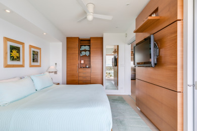 Lake House Luxurious Beachfront Condo with Spectacular Ocean Views! FREE Parking!, , on Oahu - Honolulu in Hawaii - Lakehouse Vacation Rental - Lake Home for rent on LakeHouseVacations.com