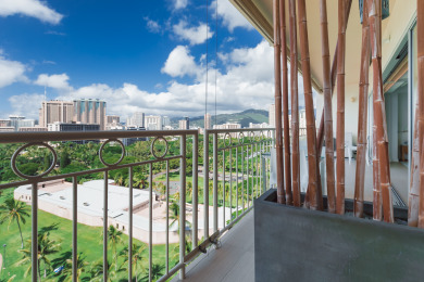 Lake House Luxurious Beachfront Condo with Spectacular Ocean Views! FREE Parking!, , on Oahu - Honolulu in Hawaii - Lakehouse Vacation Rental - Lake Home for rent on LakeHouseVacations.com