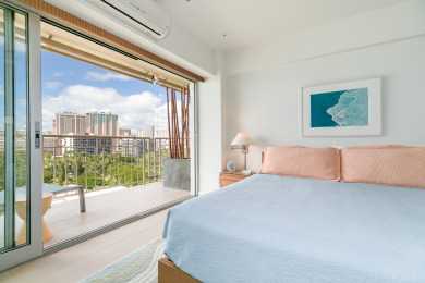 Lake House Luxurious Beachfront Condo with Spectacular Ocean Views! FREE Parking!, , on Oahu - Honolulu in Hawaii - Lakehouse Vacation Rental - Lake Home for rent on LakeHouseVacations.com