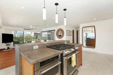 Lake House LUXURY DIRECT OCEANFRONT! Fully Renovated! Free Parking! Sleeps 6, , on Oahu - Honolulu in Hawaii - Lakehouse Vacation Rental - Lake Home for rent on LakeHouseVacations.com