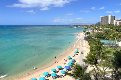 Lake House LUXURY DIRECT OCEANFRONT! Fully Renovated! Free Parking! Sleeps 6, , on Oahu - Honolulu in Hawaii - Lakehouse Vacation Rental - Lake Home for rent on LakeHouseVacations.com