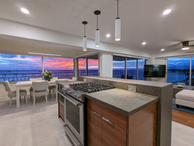 Lake House LUXURY DIRECT OCEANFRONT! Fully Renovated! Free Parking! Sleeps 6, , on Oahu - Honolulu in Hawaii - Lakehouse Vacation Rental - Lake Home for rent on LakeHouseVacations.com