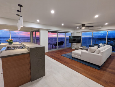 Lake House LUXURY DIRECT OCEANFRONT! Fully Renovated! Free Parking! Sleeps 6, , on Oahu - Honolulu in Hawaii - Lakehouse Vacation Rental - Lake Home for rent on LakeHouseVacations.com