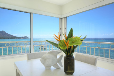 Lake House LUXURY DIRECT OCEANFRONT! Fully Renovated! Free Parking! Sleeps 6, , on Oahu - Honolulu in Hawaii - Lakehouse Vacation Rental - Lake Home for rent on LakeHouseVacations.com