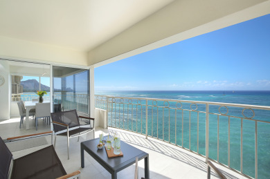 Lake House LUXURY DIRECT OCEANFRONT! Fully Renovated! Free Parking! Sleeps 6, , on Oahu - Honolulu in Hawaii - Lakehouse Vacation Rental - Lake Home for rent on LakeHouseVacations.com