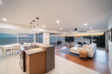 Lake House LUXURY DIRECT OCEANFRONT! Fully Renovated! Free Parking! Sleeps 6, , on Oahu - Honolulu in Hawaii - Lakehouse Vacation Rental - Lake Home for rent on LakeHouseVacations.com