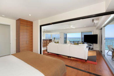 Lake House LUXURY DIRECT OCEANFRONT! Fully Renovated! Free Parking! Sleeps 6, , on Oahu - Honolulu in Hawaii - Lakehouse Vacation Rental - Lake Home for rent on LakeHouseVacations.com