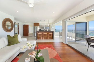 Lake House LUXURY DIRECT OCEANFRONT! Fully Renovated! Free Parking! Sleeps 6, , on Oahu - Honolulu in Hawaii - Lakehouse Vacation Rental - Lake Home for rent on LakeHouseVacations.com