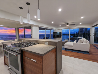 Lake House LUXURY DIRECT OCEANFRONT! Fully Renovated! Free Parking! Sleeps 6, , on Oahu - Honolulu in Hawaii - Lakehouse Vacation Rental - Lake Home for rent on LakeHouseVacations.com