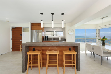 Lake House LUXURY DIRECT OCEANFRONT! Fully Renovated! Free Parking! Sleeps 6, , on Oahu - Honolulu in Hawaii - Lakehouse Vacation Rental - Lake Home for rent on LakeHouseVacations.com
