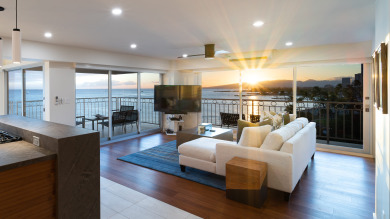 Lake House LUXURY DIRECT OCEANFRONT! Fully Renovated! Free Parking! Sleeps 6, , on Oahu - Honolulu in Hawaii - Lakehouse Vacation Rental - Lake Home for rent on LakeHouseVacations.com