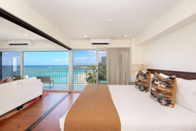 Lake House LUXURY DIRECT OCEANFRONT! Fully Renovated! Free Parking! Sleeps 6, , on Oahu - Honolulu in Hawaii - Lakehouse Vacation Rental - Lake Home for rent on LakeHouseVacations.com