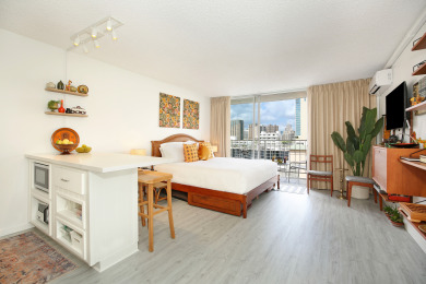 Lake House Fully renovated studio in heart of Waikiki! Kitchen, parking, pool, and more!, , on Oahu - Honolulu in Hawaii - Lakehouse Vacation Rental - Lake Home for rent on LakeHouseVacations.com